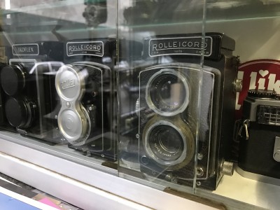 Due vecchie Rolleicord, la versione povera della Rolleiflex